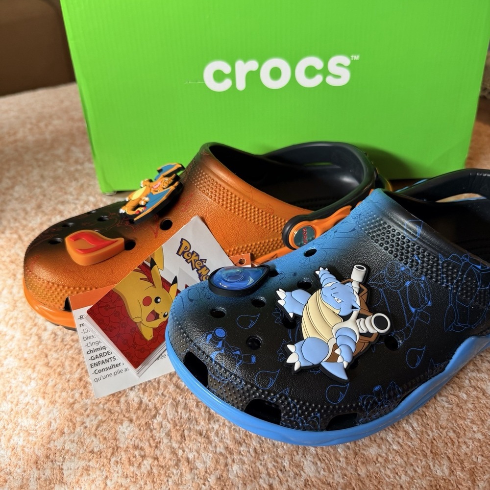Crocs Pokémon Versus Clog Blastoise Vs Charizard BRAND NEW MENS Size 8 Clogs - Picture 2 of 8